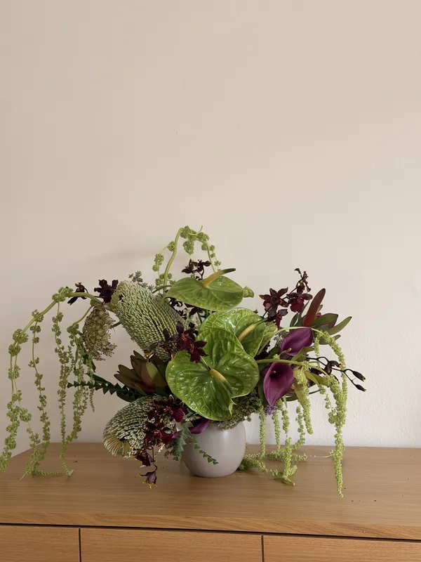 Wave Floral arrangement