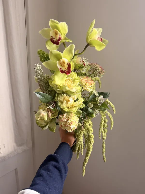 Wave Floral arrangement