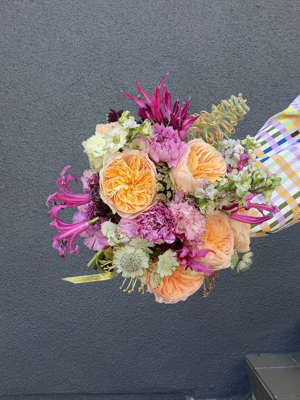 Wave Floral arrangement