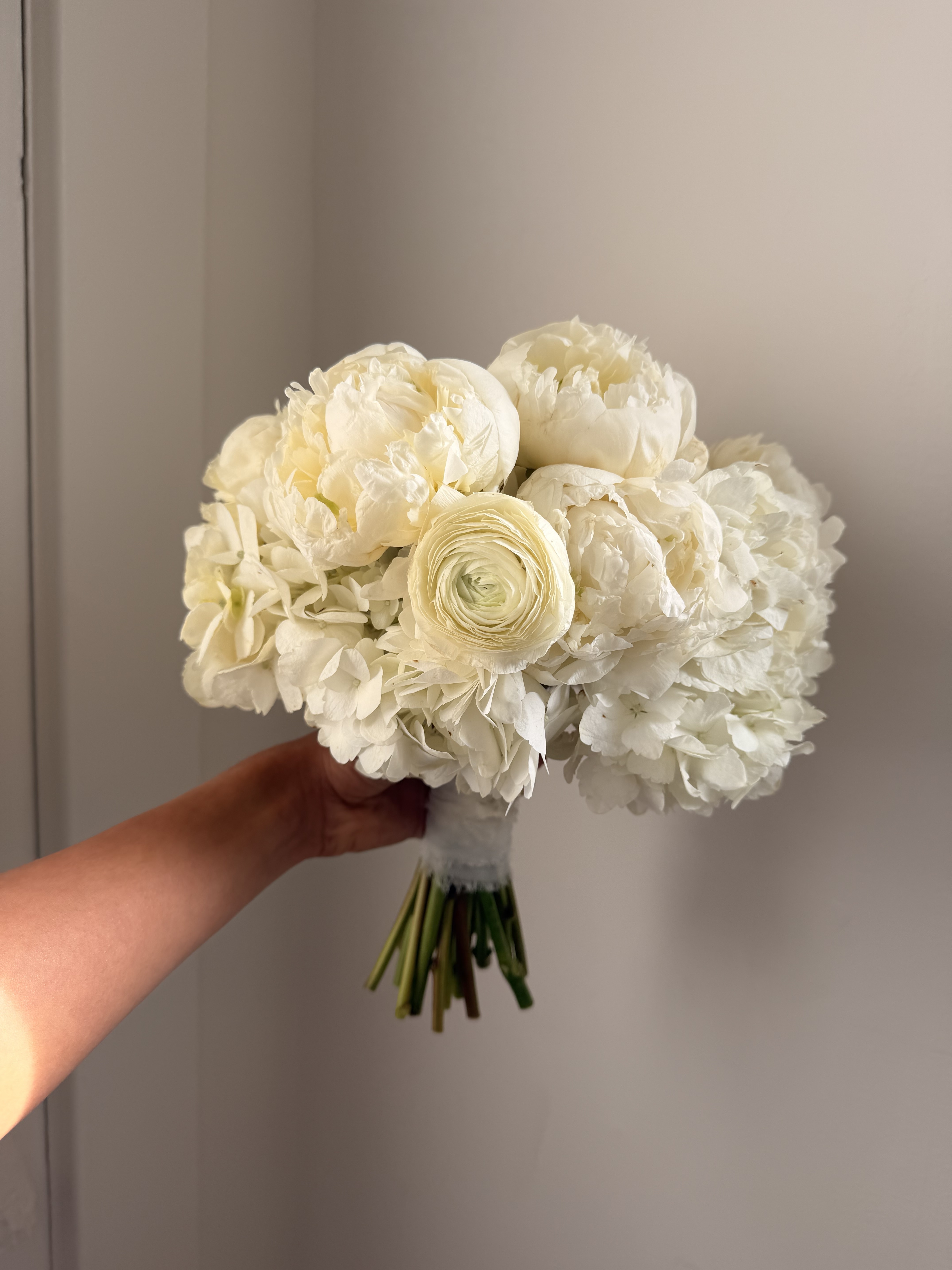 White bridal bouquet